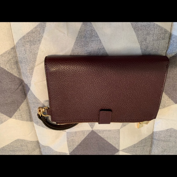 Michael Kors Smartphone Wallet - Picture 4 of 5